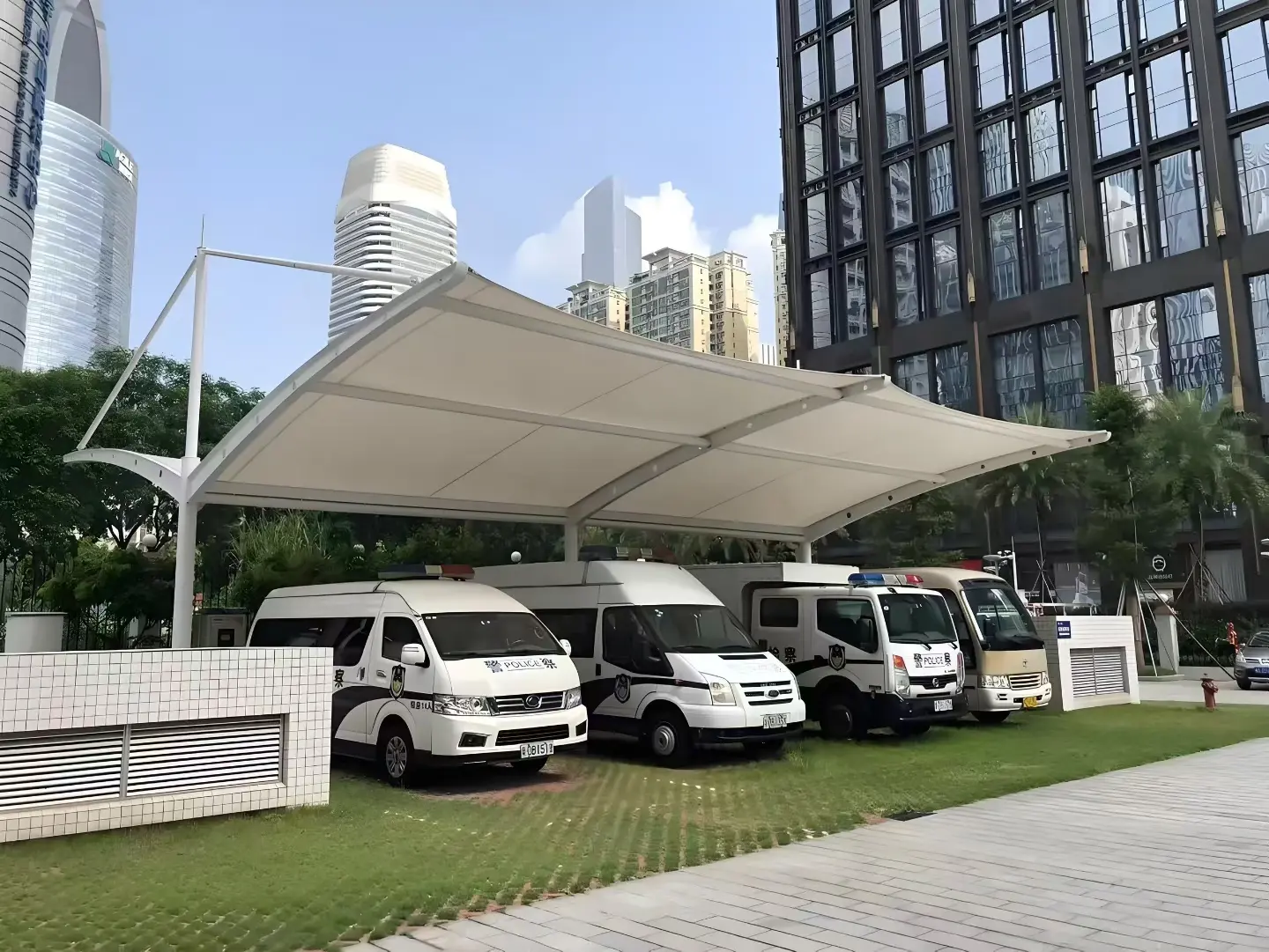 贵州威宁膜结构车棚怎么选？山地多雨高湿环境，园区物业采购避坑指南