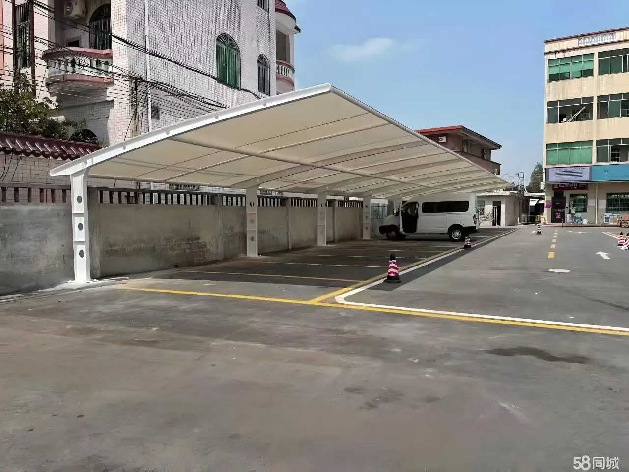 贵州威宁膜结构工程科普:山地多雨强紫外环境,停车棚选材别只看低价